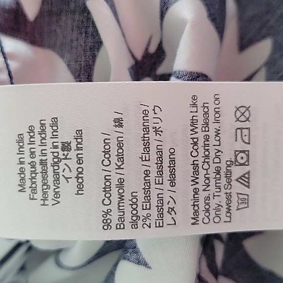 NWT J Crew Navy White Sleeveless Floral Print Cotton Poplin Shirt Size Medium - Picture 6 of 6